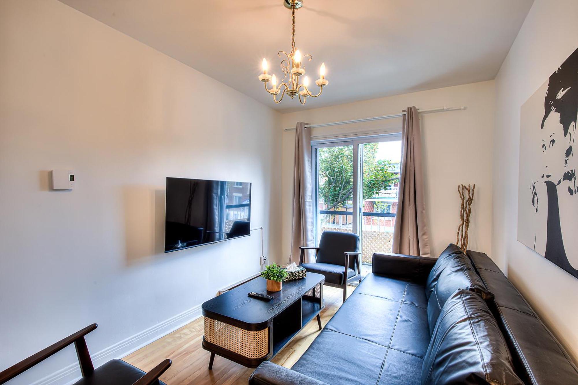 Appartement Traveler's Home! Vintage & Value 2br Apt! Montréal