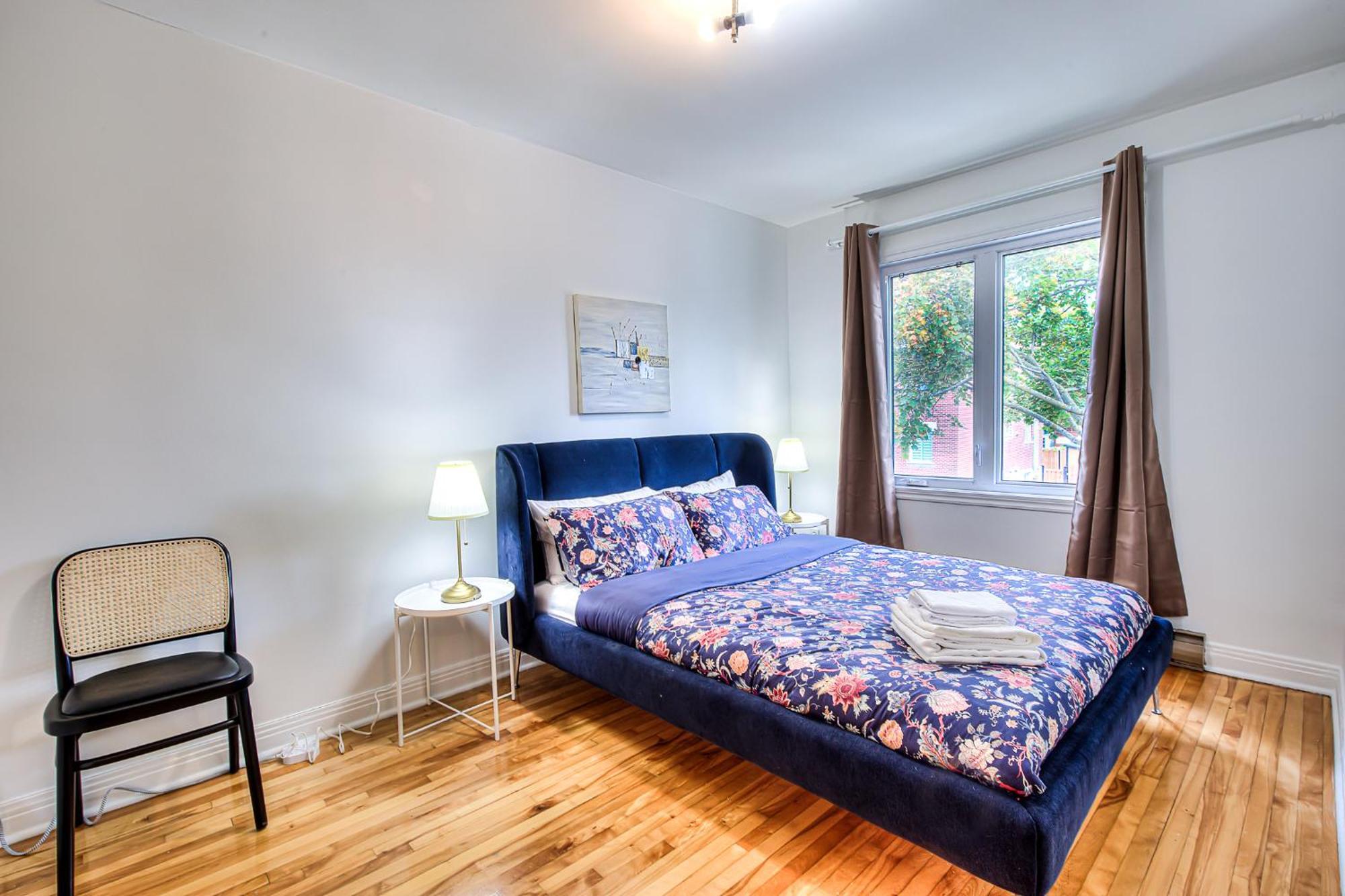 Traveler's Home! Vintage & Value 2br Apt! Appartement *