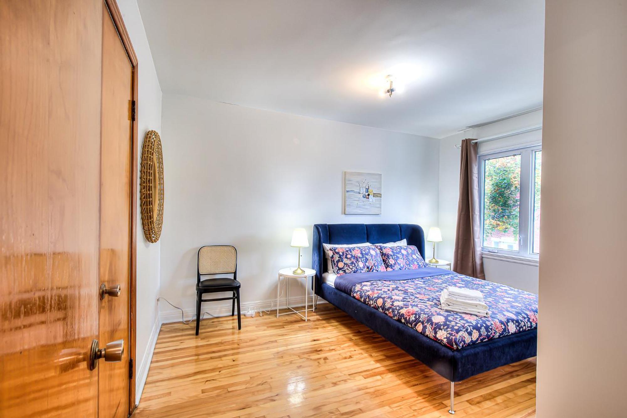 Traveler's Home! Vintage & Value 2br Apt! Appartement