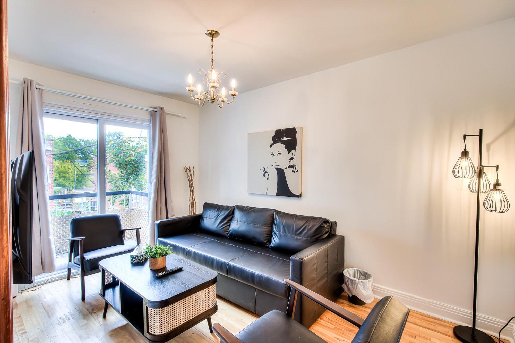 Appartement Traveler's Home! Vintage & Value 2br Apt! Montréal